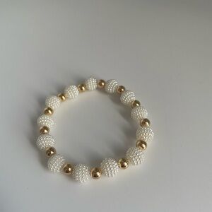 Elegant White and Gold Beaded Bracelet